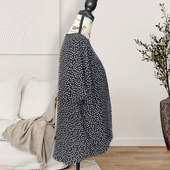 Ladies Black and White Polkadot blouse, Size Small, Crisscrossed detail on front - Picture 2 of 7